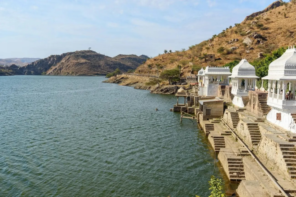 famous lakes in Udaipur