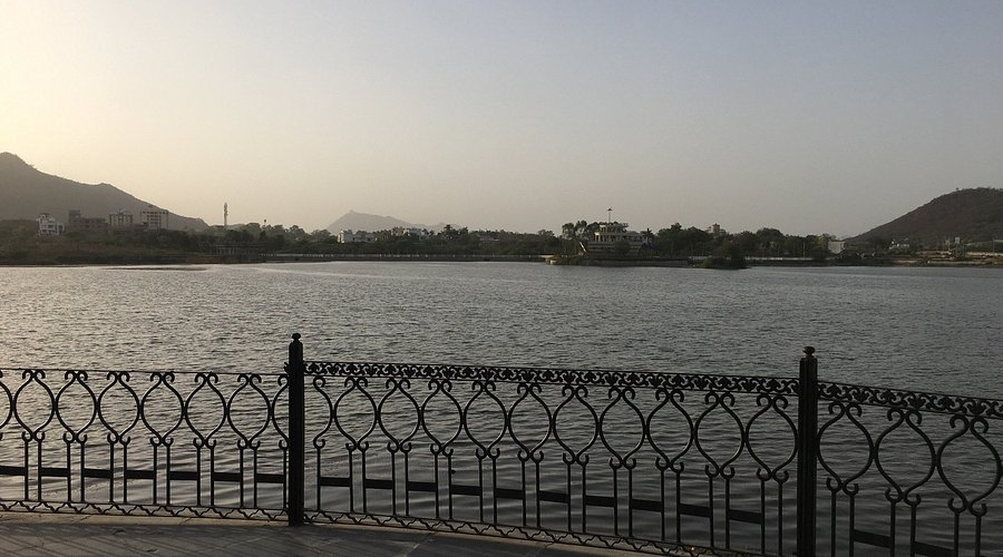 famous lakes in Udaipur